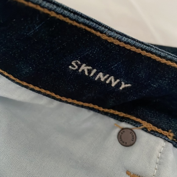 American Eagle Jean - Picture 3 of 5